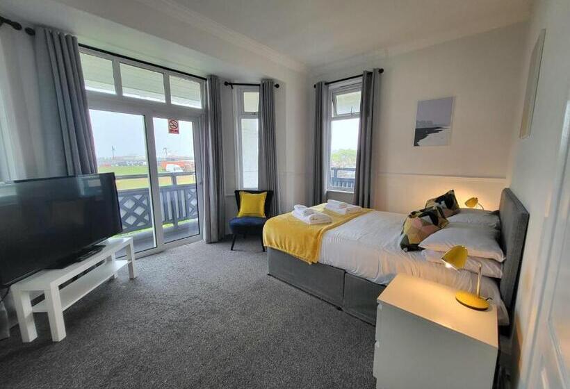 اتاق استاندارد با بالکن و چشمانداز دریا, Beach Hotel Torbay B&b