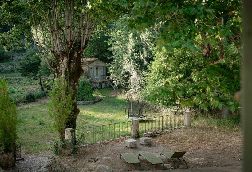 带山景的高级间, Montrieux Le Hameau