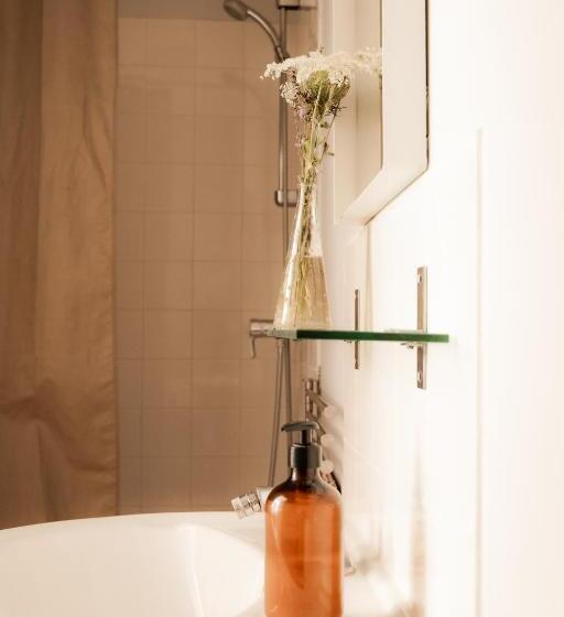 家庭间, Montrieux Le Hameau