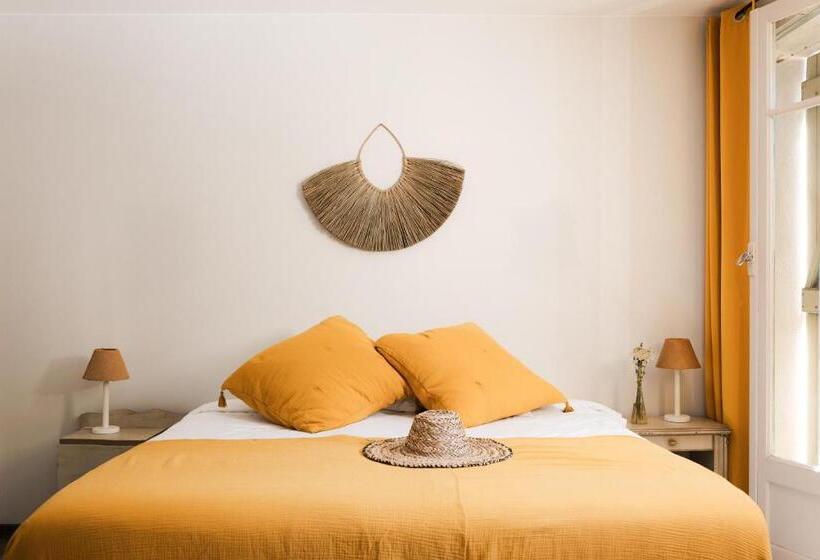 标准间, Montrieux Le Hameau