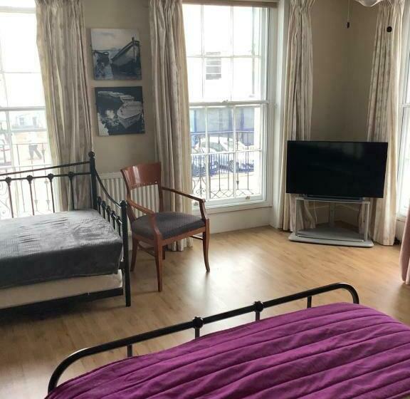 Семейный Номер, The Bell Inn