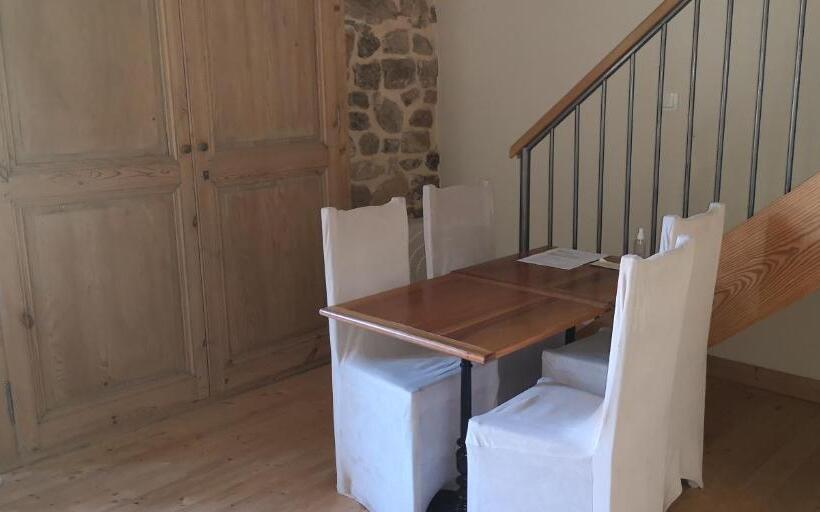 Номер Стандарт, Chambres Auberge De Thorrenc