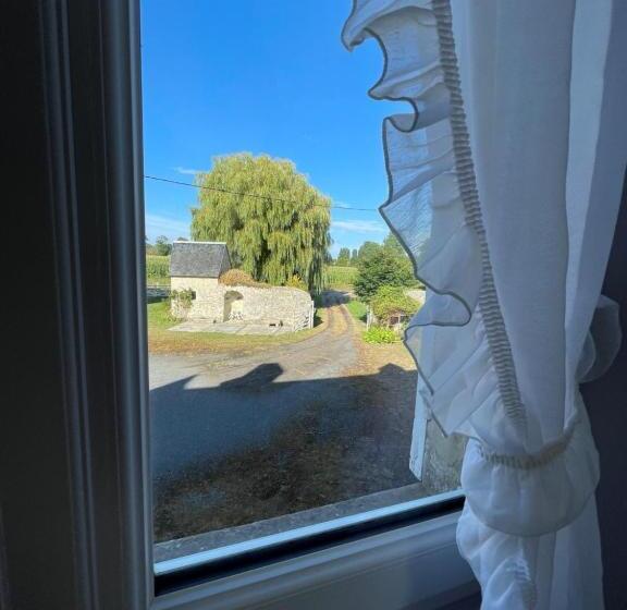 Семейный Номер, Ferme Fortifiée D Enguenard