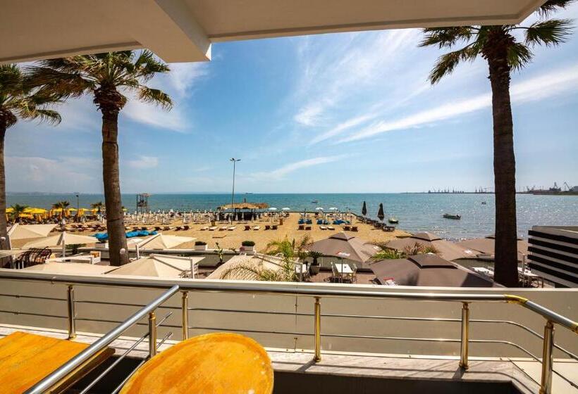 Triple Room Sea View, Galante