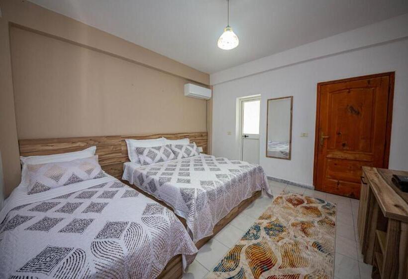 Triple Room Sea View, Galante
