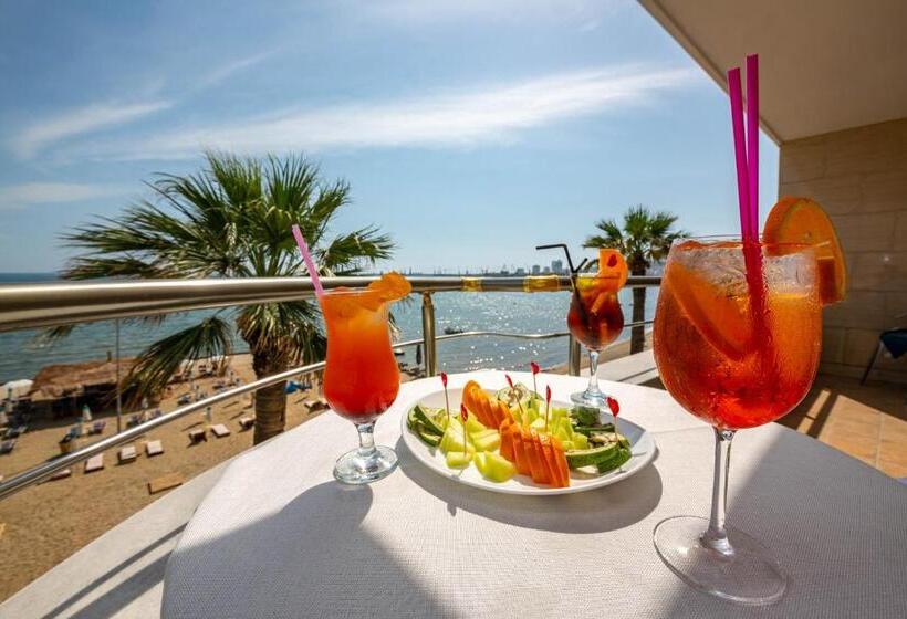 Triple Room Sea View, Galante