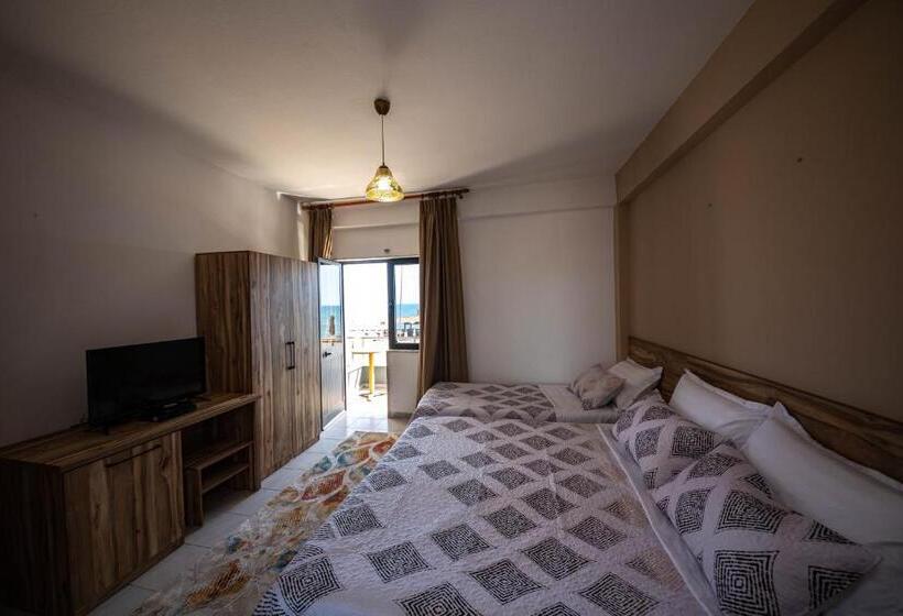 Triple Room Sea View, Galante