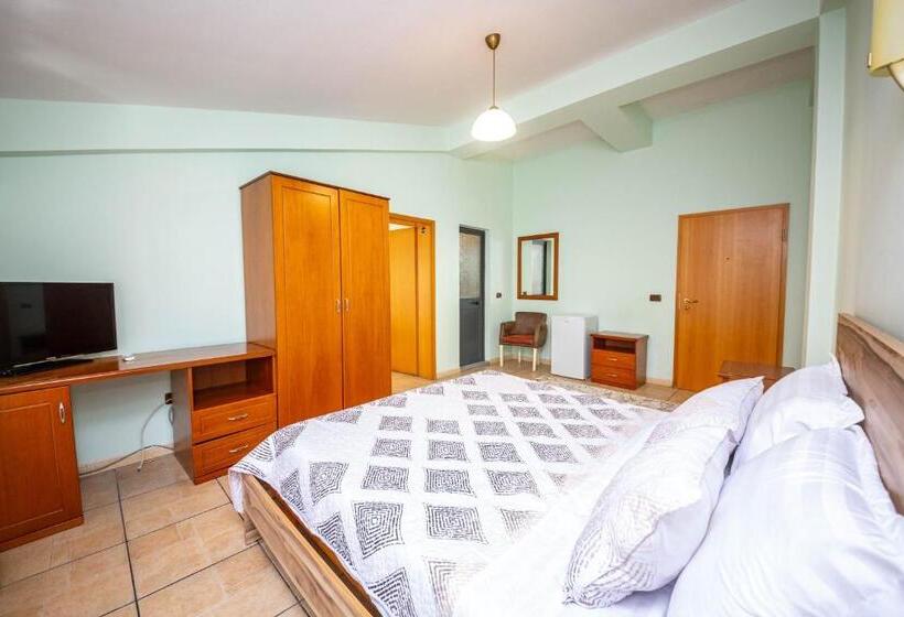 סוויטה משפחתית, Galante