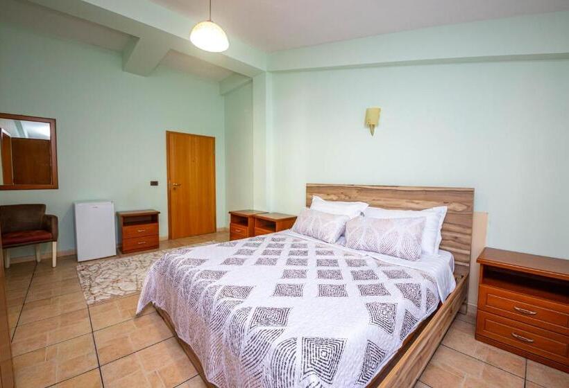 סוויטה משפחתית, Galante