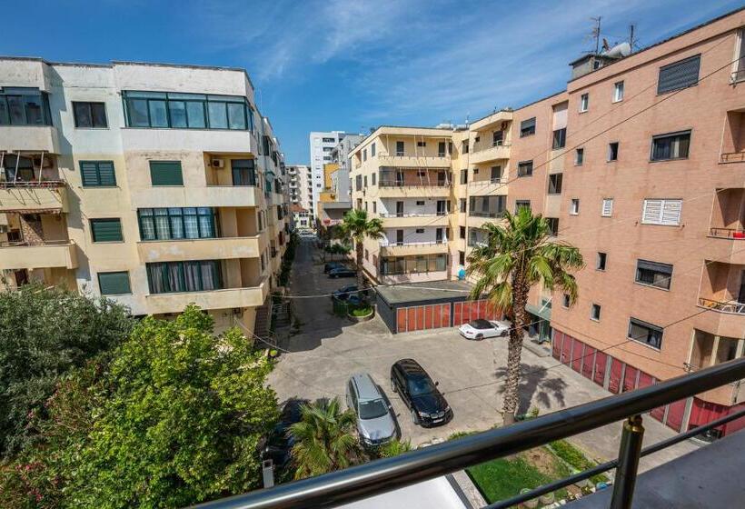 חדר לארבעה סטנדרטי עם מרפסת, Galante