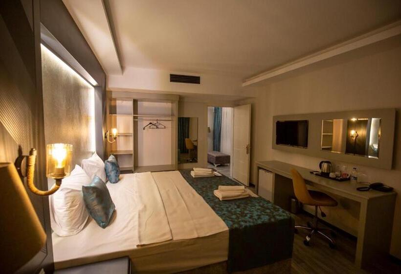 디럭스 스위트 킹 침대, Anya Resort