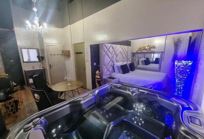 جناح مزود بجاكوزى, Suite Chic By Les Spa De Venus