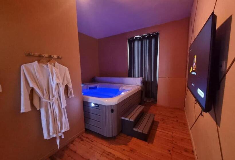 جناح مزود بجاكوزى, Suite Chic By Les Spa De Venus