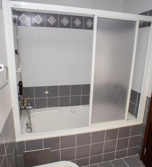 اتاق اکونومی, Vila Herberstein