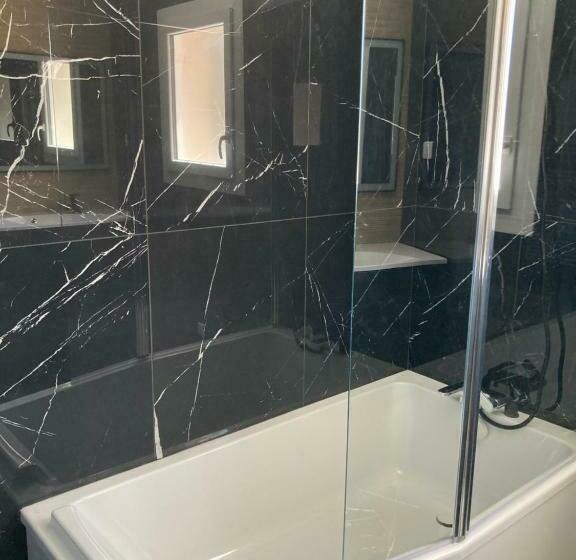 Номер Стандарт с Балконом, Wine Hôte Chambre D Hôtes