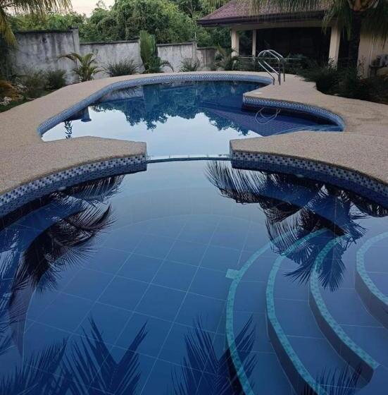 سوییت خانوادگی, Tyner S Place