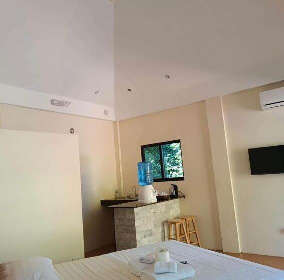 سوییت خانوادگی, Tyner S Place