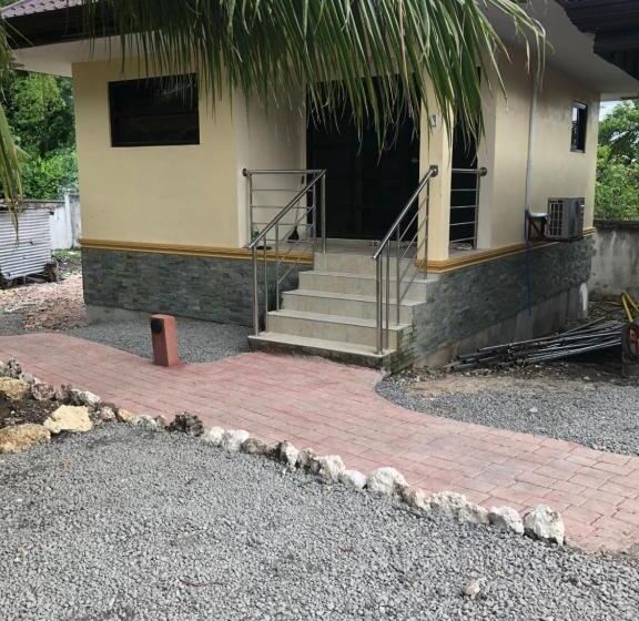 سوییت خانوادگی, Tyner S Place