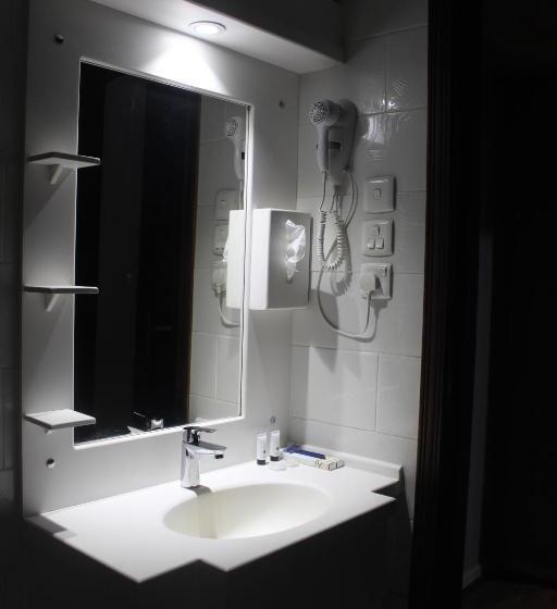 غرفة سوبيريور سرير كينج, فندق ابرال