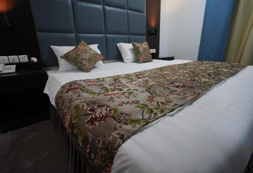 غرفة سوبيريور سرير كينج, فندق ابرال