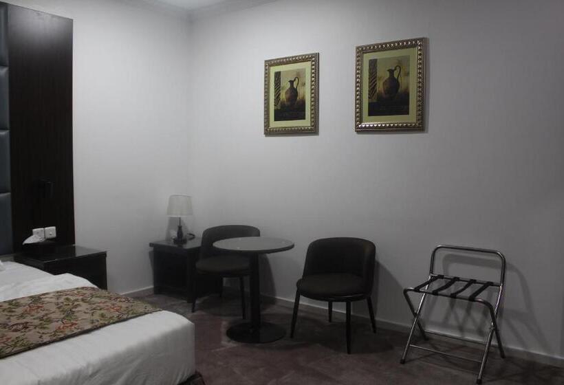 غرفة قياسية, فندق ابرال