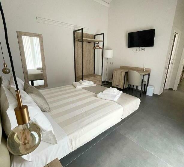 Номер Deluxe с Балконом, Oneira Rooms