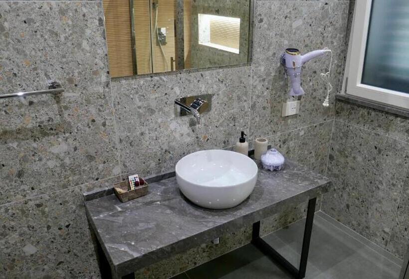 Номер Deluxe с Балконом, Oneira Rooms