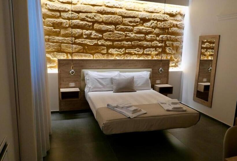 Номер Deluxe с Балконом, Oneira Rooms