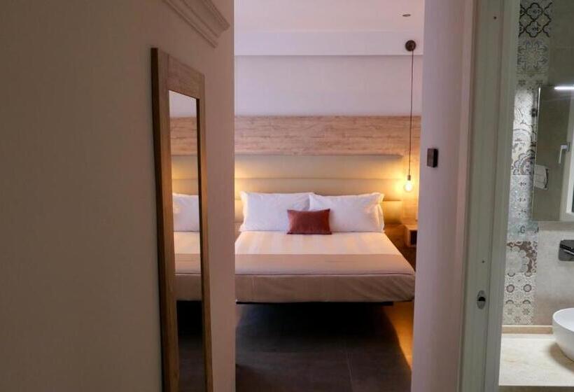 Номер Стандарт с Террасой, Oneira Rooms