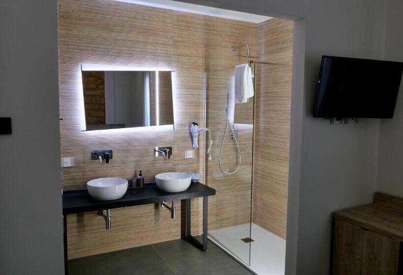 Номер Deluxe, Oneira Rooms