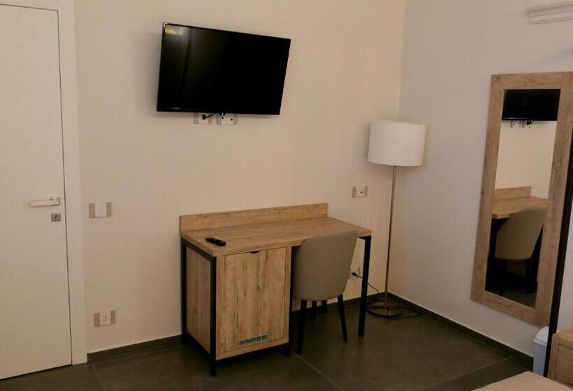 Family Suite, Oneira Rooms