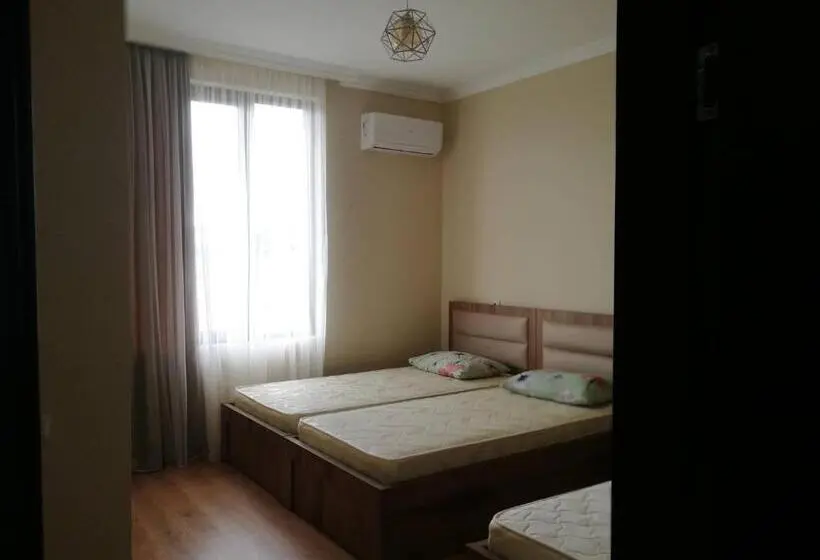 اتاق استاندارد سه نفره, Mate S Guest House