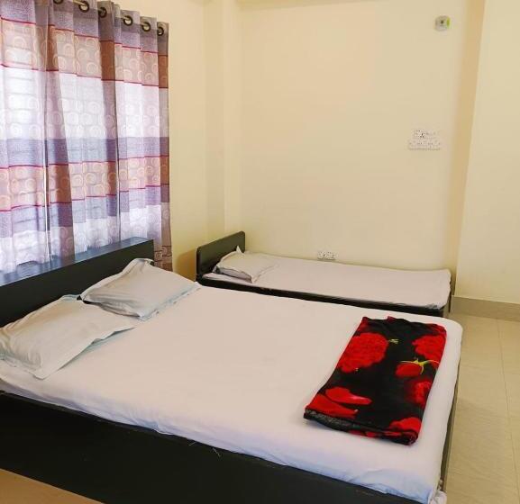 اتاق خانوادگی, Rose Garden Guest House