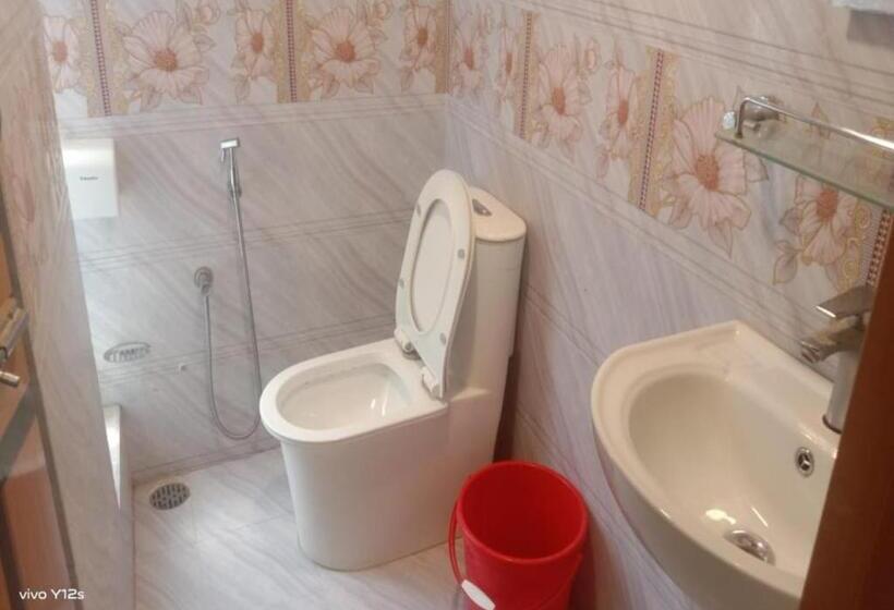 اتاق خانوادگی, Rose Garden Guest House