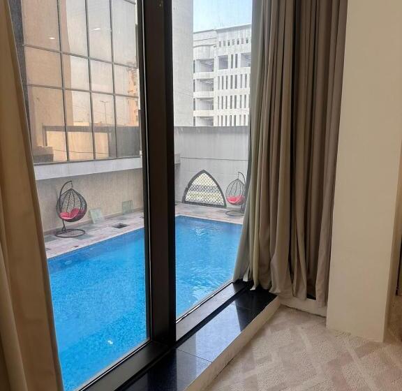 스위트 킹사이즈 침대, Golden Elite