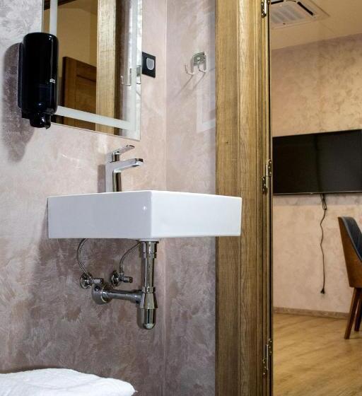 اتاق لوکس, Elevenrooms