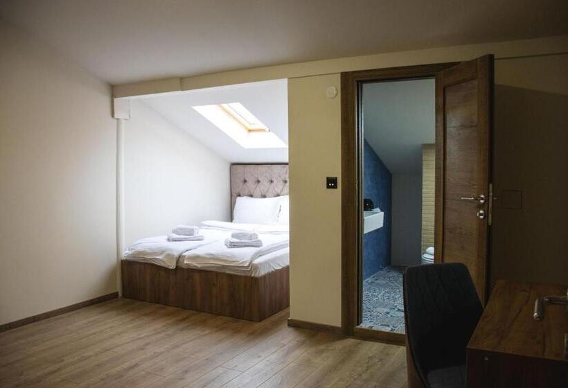 اتاق لوکس, Elevenrooms