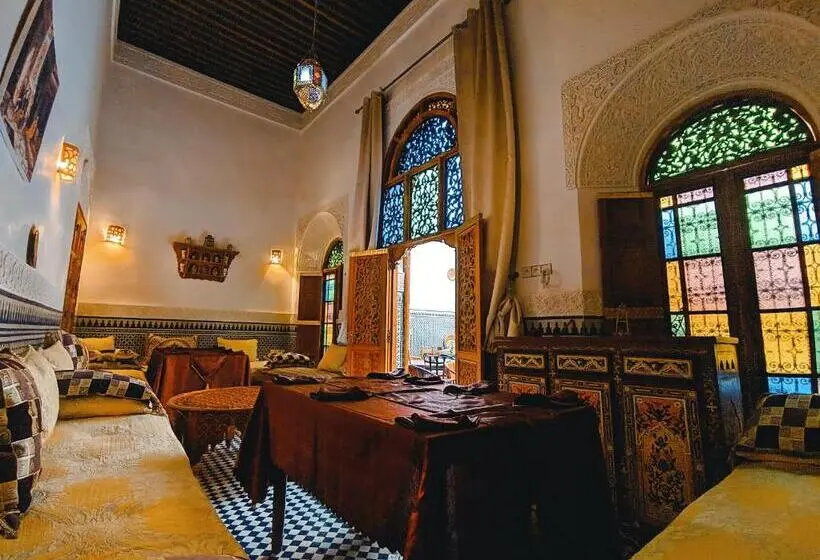 اتاق کلاسیک چهارنفره, Riad Fès Center