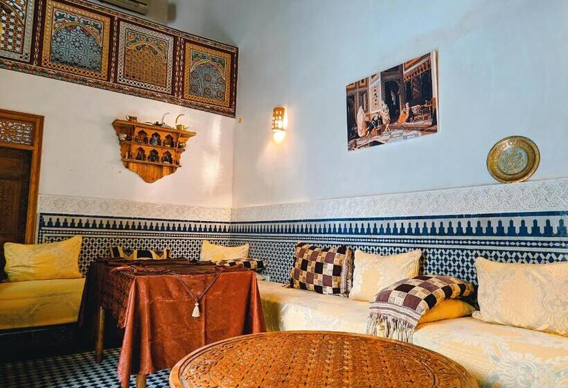 اتاق کلاسیک چهارنفره, Riad Fès Center