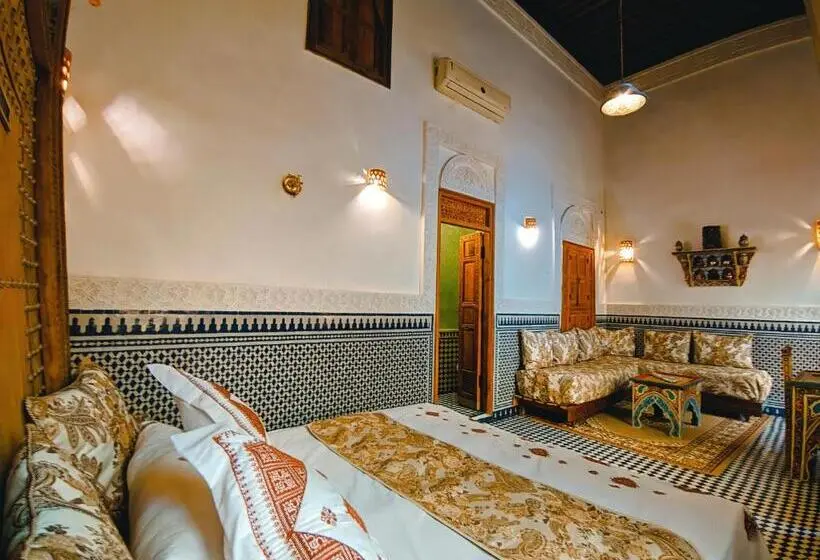 اتاق کلاسیک چهارنفره, Riad Fès Center