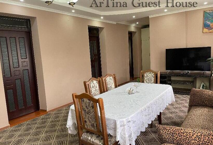 اتاق استاندارد سه نفره, Artina Guest House