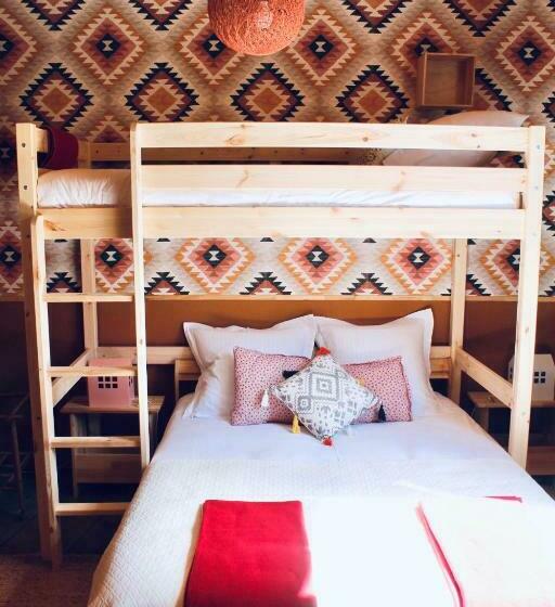 Номер Стандарт Вид на Горы, Eau Berges