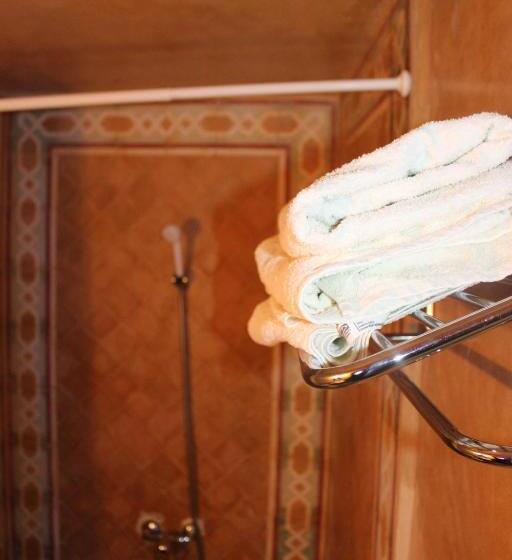 Standaard Driepersoonskamer, Gernika