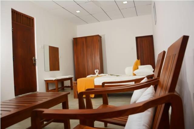 デラックスルーム, Trinco Rest House