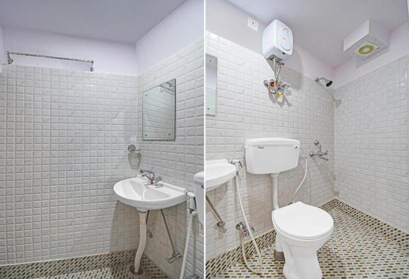 חדר סטנדרט, Goroomgo Vhyom Sky Palace Near Sakherbazar Metro Station Kolkata