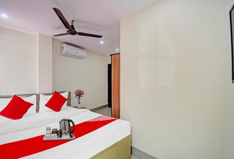 Номер Стандарт, Goroomgo Vhyom Sky Palace Near Sakherbazar Metro Station Kolkata