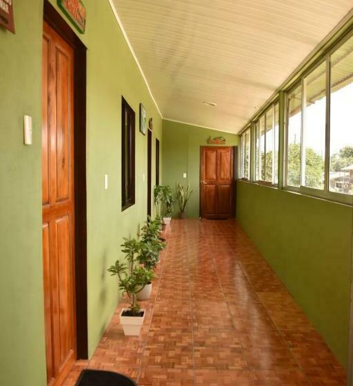 آپارتمان 1 خوابه, The Corner Airbnb