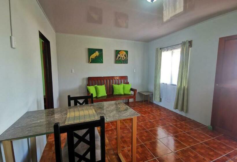 آپارتمان 1 خوابه, The Corner Airbnb