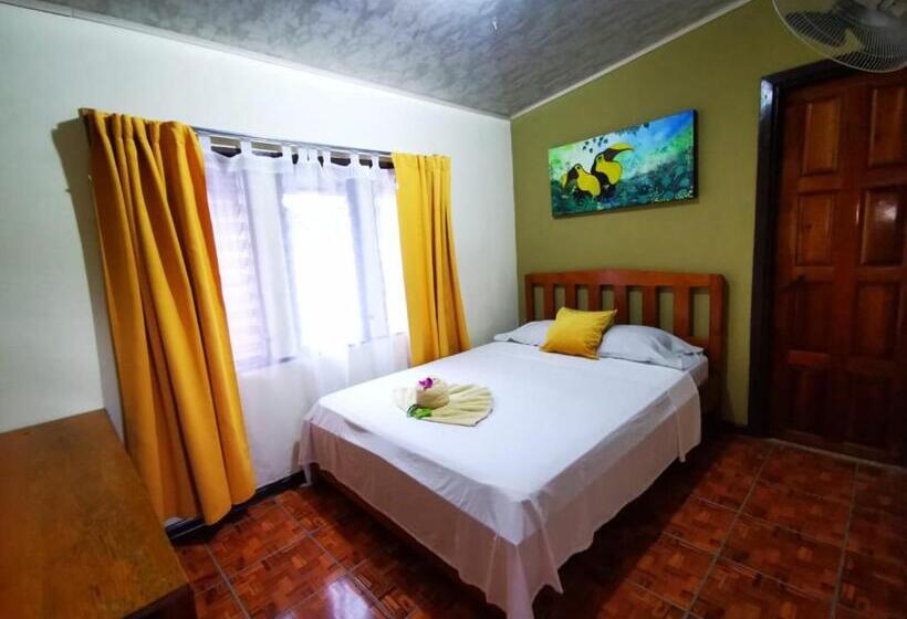 Апартаменты 1 Спальня, The Corner Airbnb