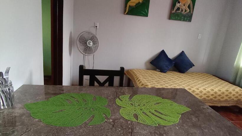 آپارتمان 1 خوابه, The Corner Airbnb